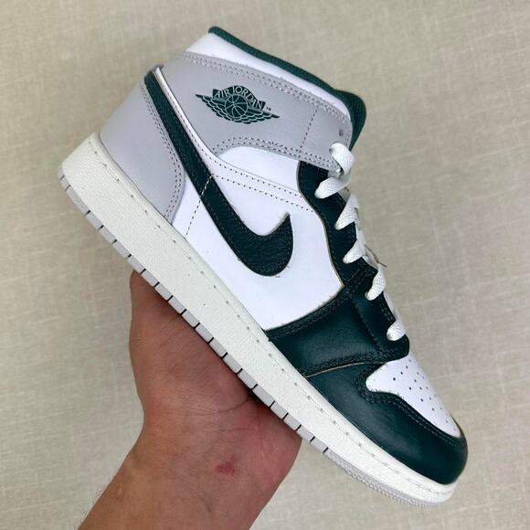 🐊 2024 Jordan 1 Mid 